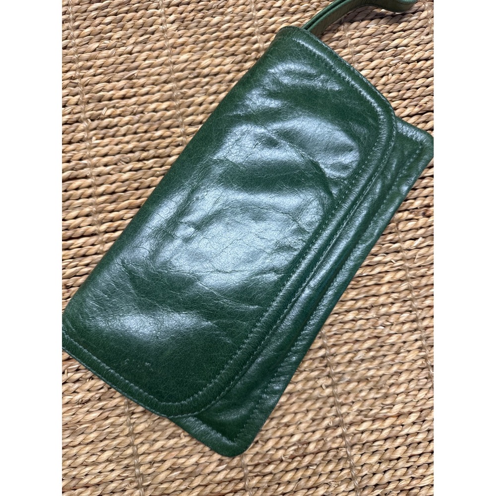 Latico Leathers Green Pebbled Leather Wristlet Clutch Floral Interior Wallet